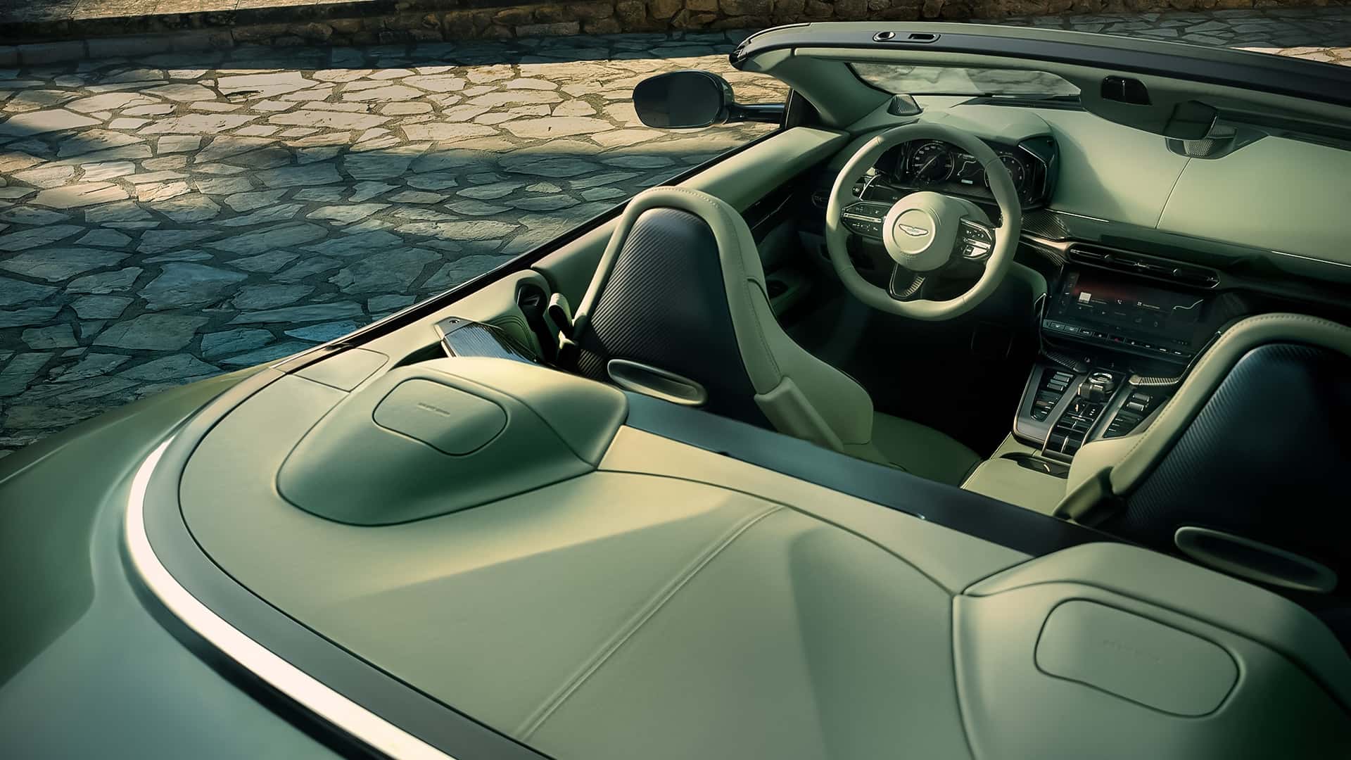 Aston Martin Vanquish Volante 2025. Aston Martin Vanquish Volante 2025.
