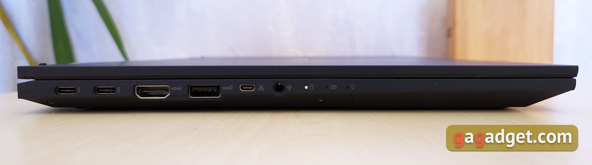 Test du ASUS ExpertBook B7 Flip (B7402FEA): un ordinateur portable d'entreprise phare avec un boîtier robuste-10 Test du ASUS ExpertBook B7 Flip (B7402FEA): un ordinateur portable d'entreprise phare avec un boîtier robuste-10