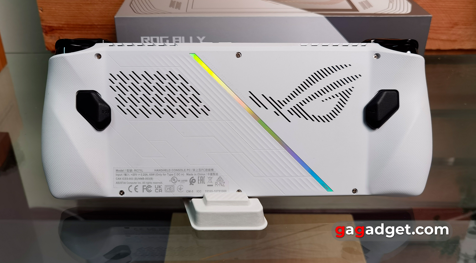 Дизайн ASUS ROG Ally Зовнішній вигляд ASUS ROG Ally