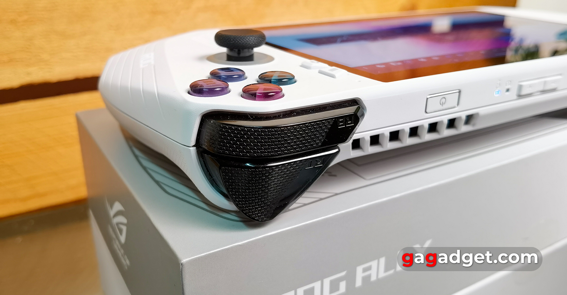 Дизайн ASUS ROG Ally Зовнішній вигляд ASUS ROG Ally