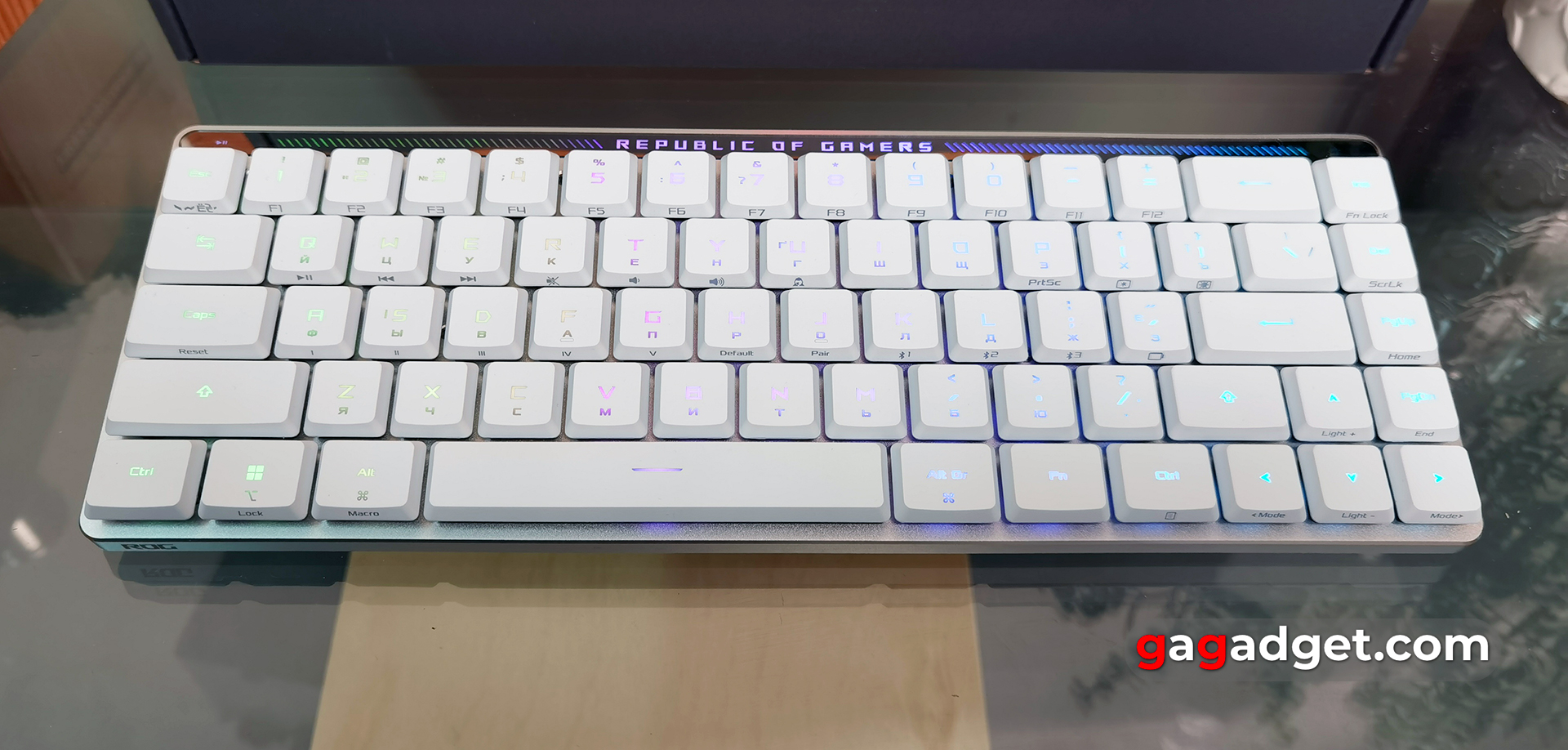 Огляд ASUS ROG Falchion RX Low Profile Огляд ASUS ROG Falchion RX Low Profile