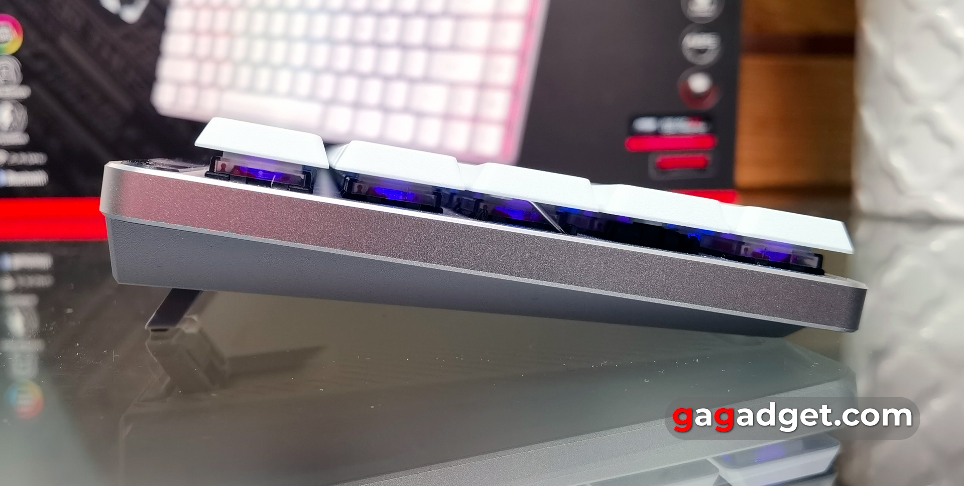Огляд ASUS ROG Falchion RX Low Profile Огляд ASUS ROG Falchion RX Low Profile