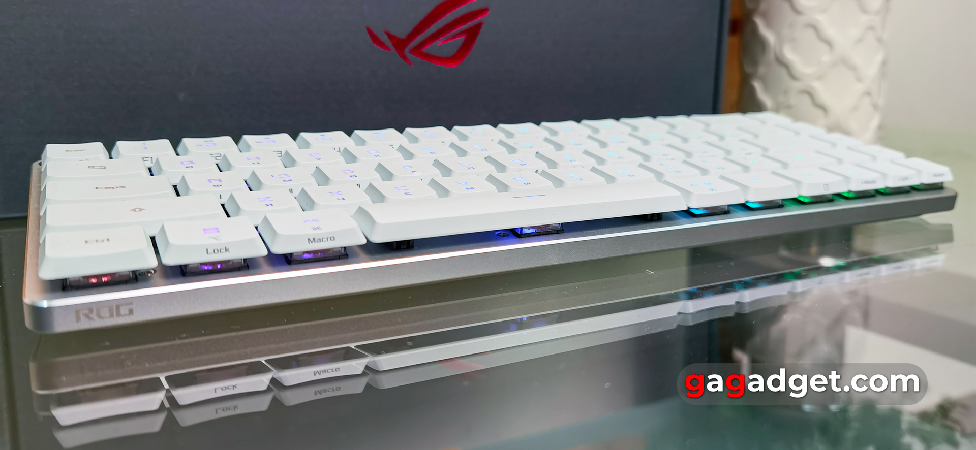 Огляд ASUS ROG Falchion RX Low Profile Огляд ASUS ROG Falchion RX Low Profile