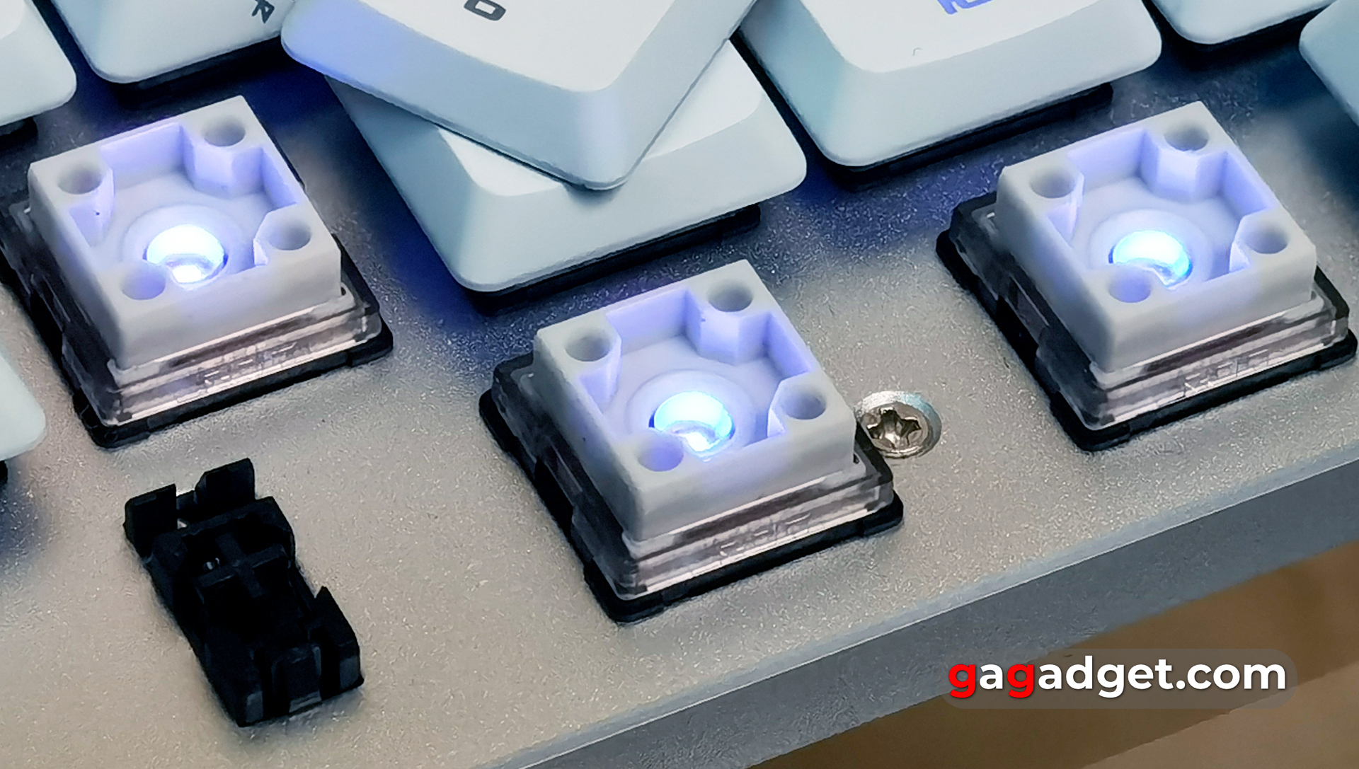 Огляд ASUS ROG Falchion RX Low Profile Огляд ASUS ROG Falchion RX Low Profile