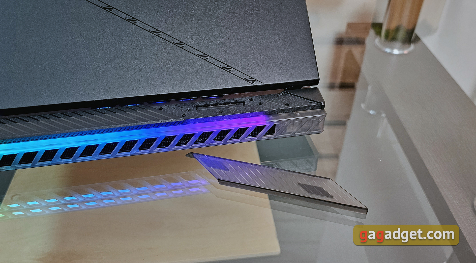 Critique du ASUS ROG Strix SCAR 16 (2023) : domination totale sur le champ de bataille virtuel-14 Critique du ASUS ROG Strix SCAR 16 (2023) : domination totale sur le champ de bataille virtuel-14