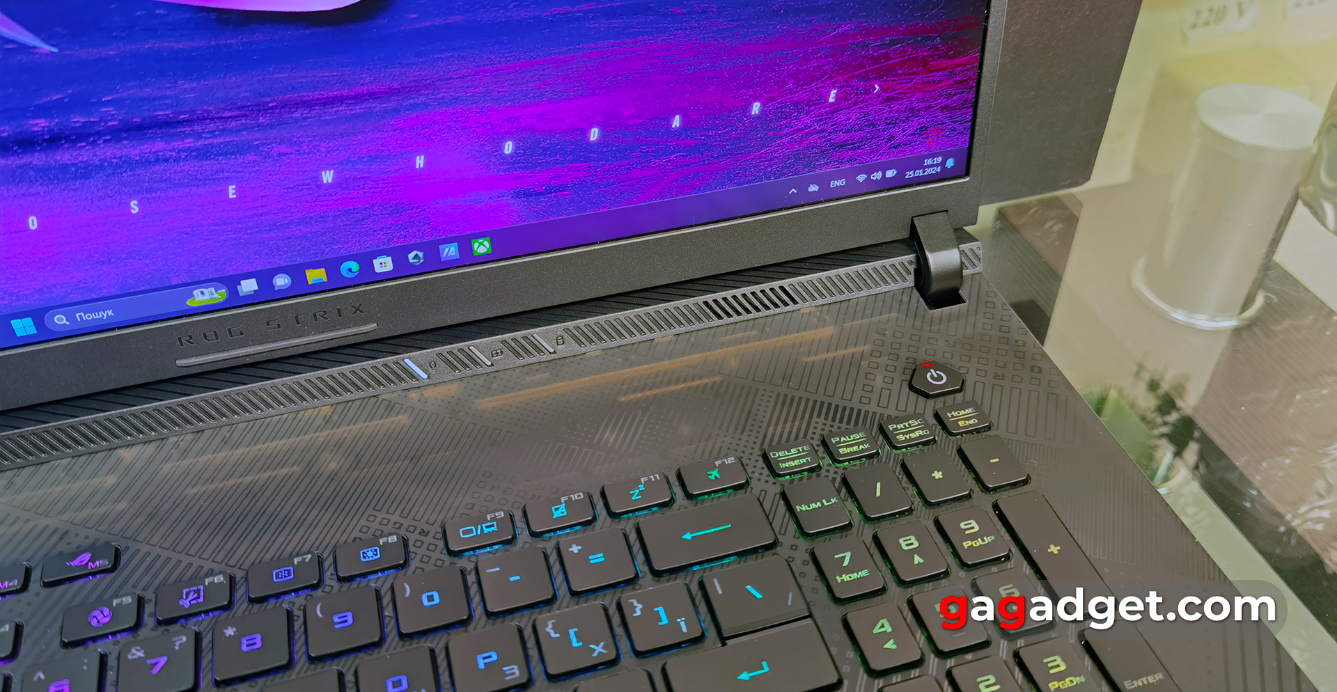 ASUS ROG Strix SCAR 18 (2024) review ASUS ROG Strix SCAR 18 (2024) review