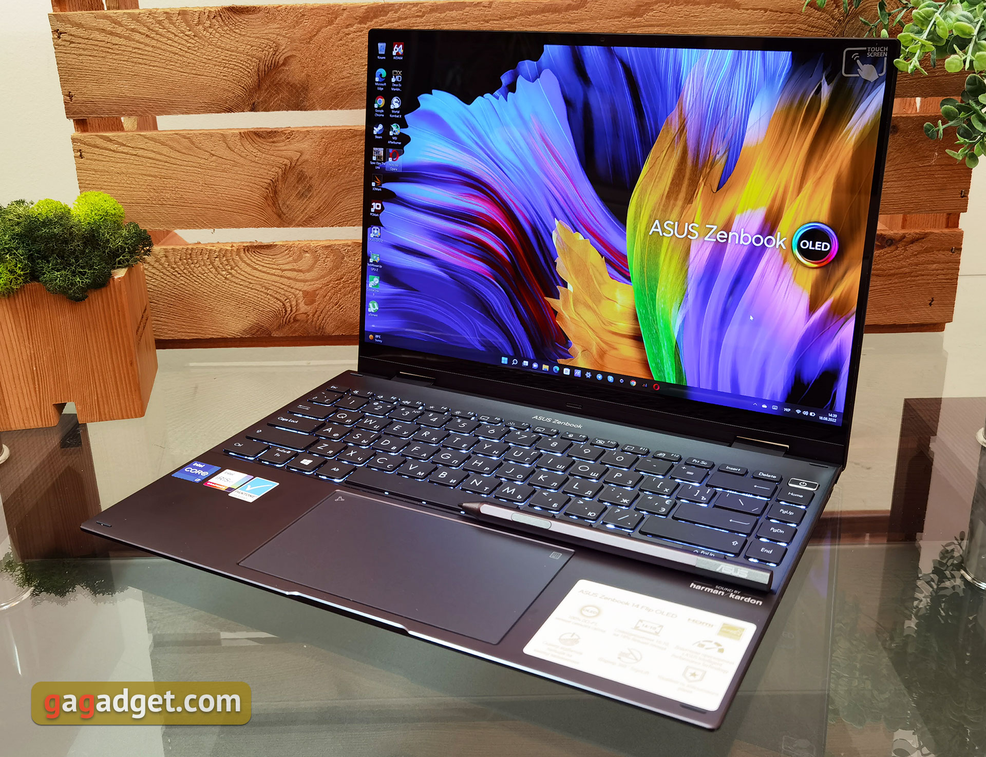 ASUS Zenbook 14 Flip OLED (UP5401E) Présentation : un Transformer Ultrabook puissant avec écran OLED-7 ASUS Zenbook 14 Flip OLED (UP5401E) Présentation : un Transformer Ultrabook puissant avec écran OLED-7