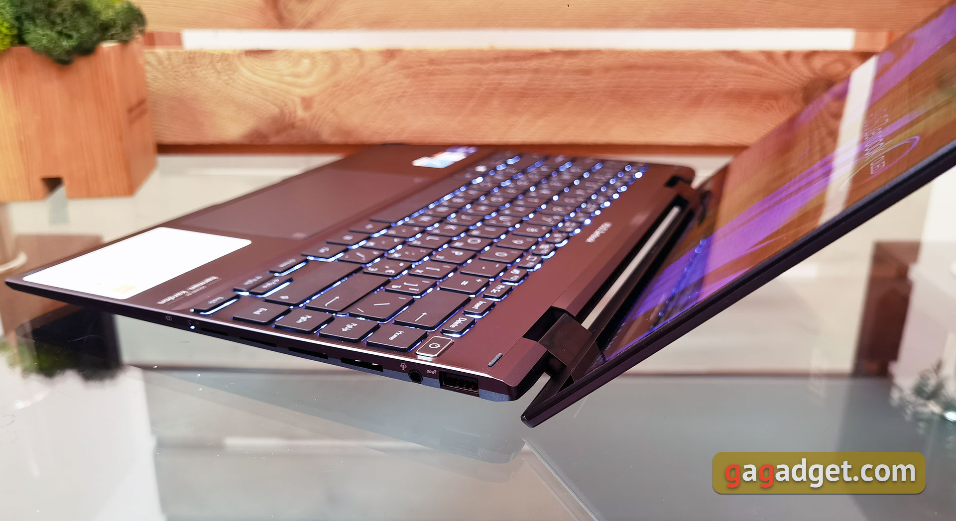 ASUS Zenbook 14 Flip OLED (UP5401E) Présentation : un Transformer Ultrabook puissant avec écran OLED-23 ASUS Zenbook 14 Flip OLED (UP5401E) Présentation : un Transformer Ultrabook puissant avec écran OLED-23