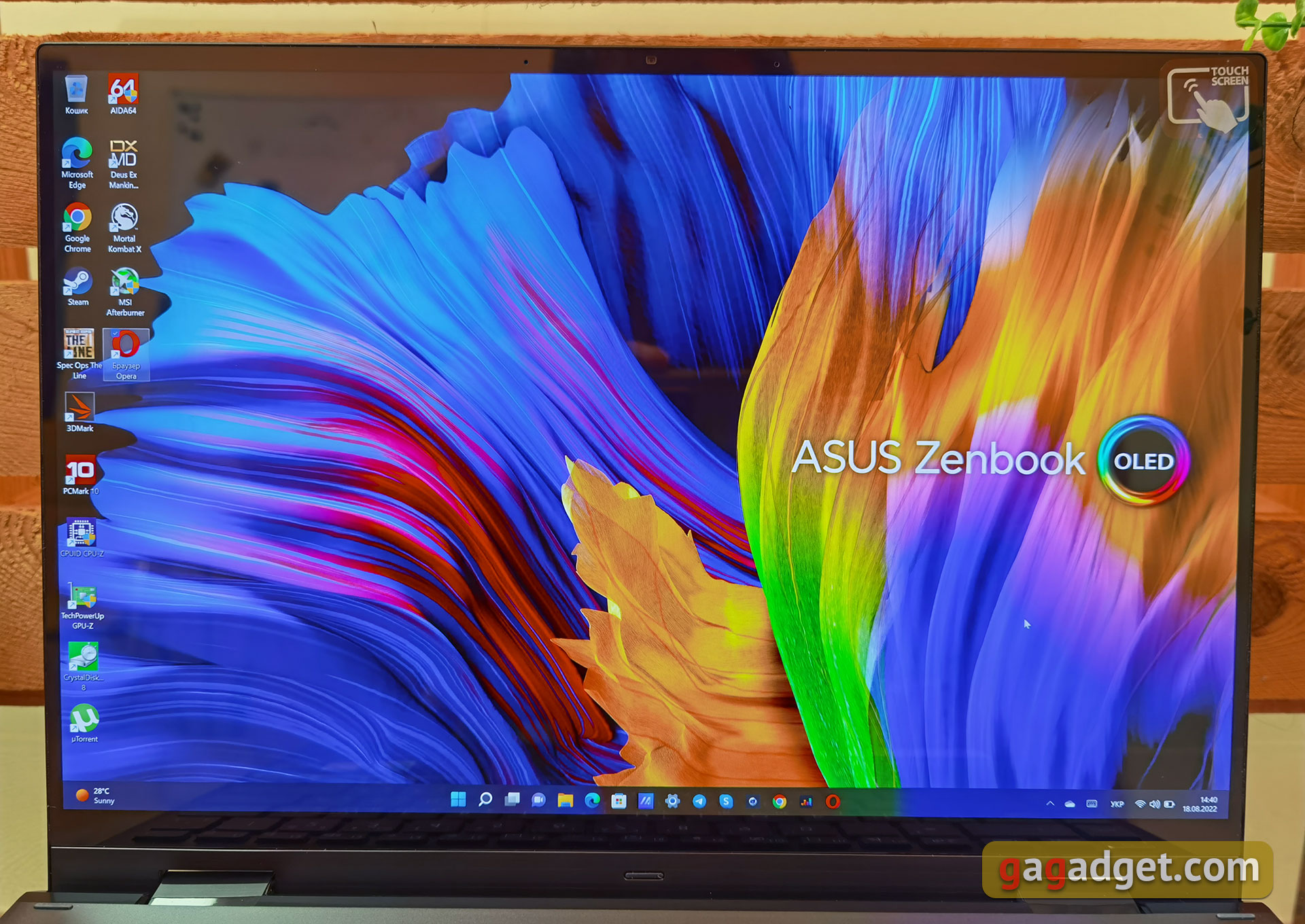 ASUS Zenbook 14 Flip OLED (UP5401E) Présentation : un Transformer Ultrabook puissant avec écran OLED-30 ASUS Zenbook 14 Flip OLED (UP5401E) Présentation : un Transformer Ultrabook puissant avec écran OLED-30