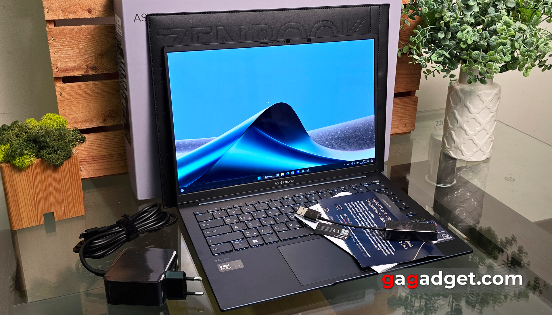 Огляд ASUS Zenbook 14 OLED (UX3405) Огляд ASUS Zenbook 14 OLED (UX3405)