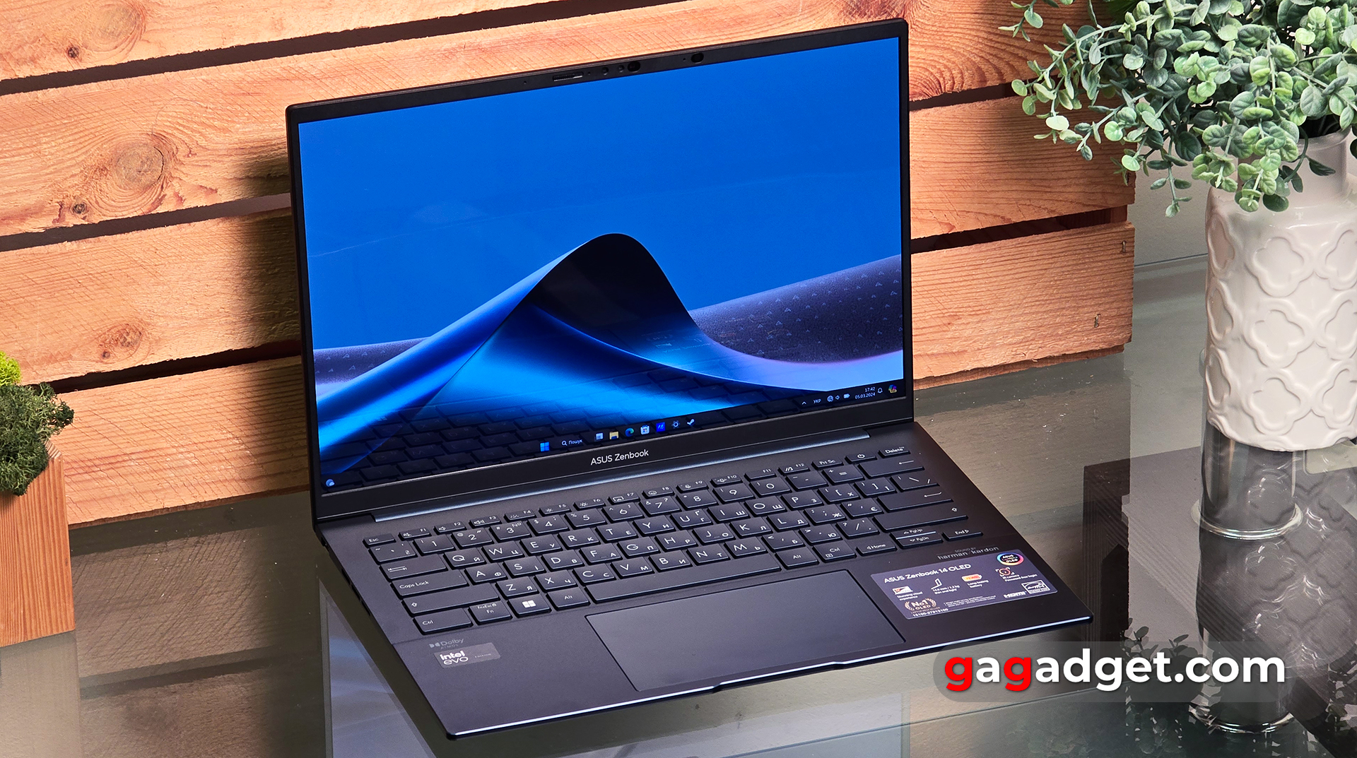 Огляд ASUS Zenbook 14 OLED (UX3405) Огляд ASUS Zenbook 14 OLED (UX3405)