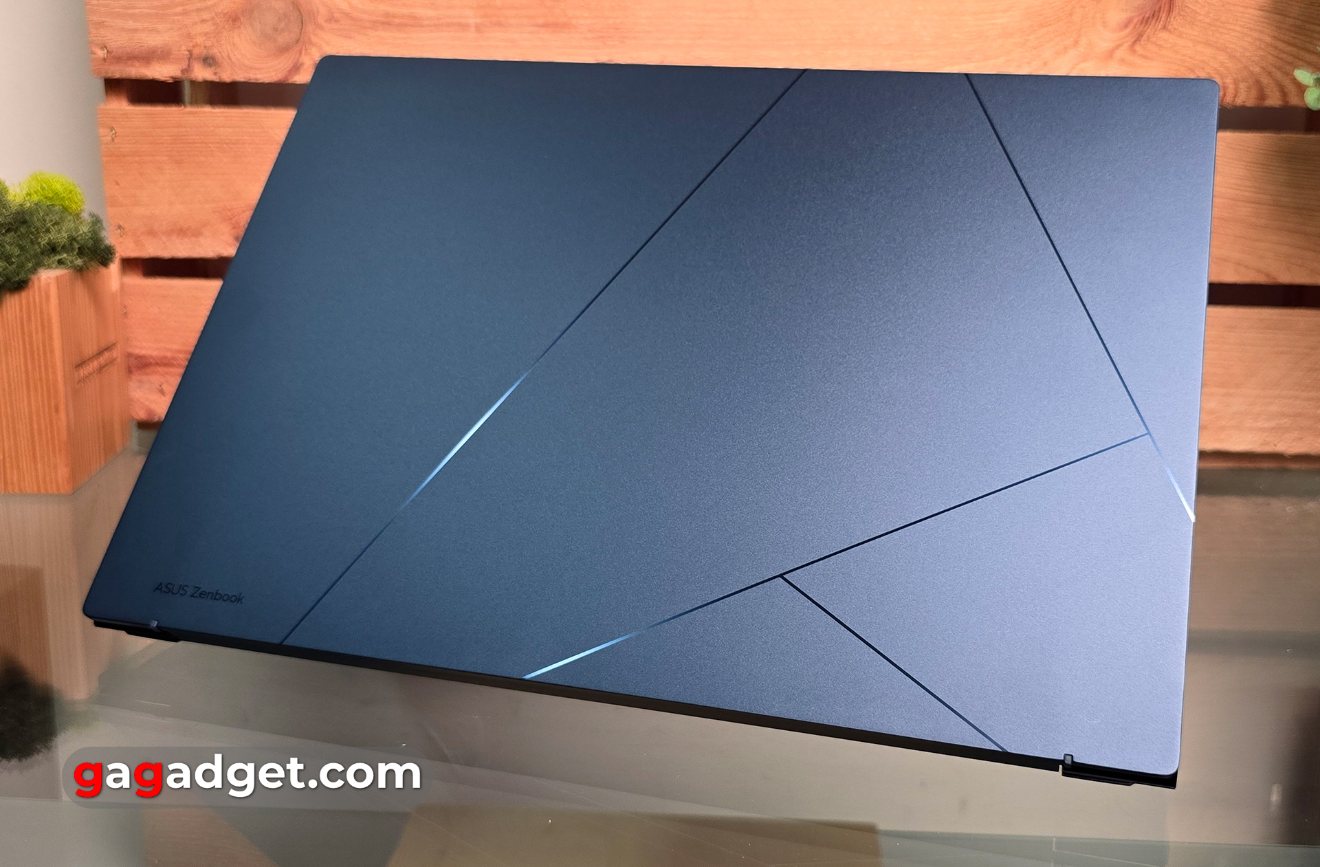 Огляд ASUS Zenbook 14 OLED (UX3405) Огляд ASUS Zenbook 14 OLED (UX3405)
