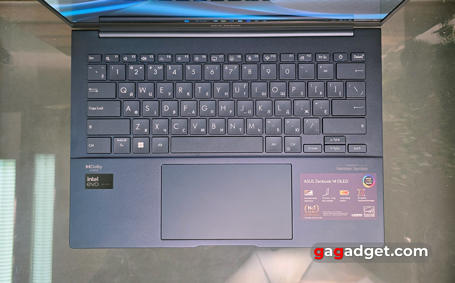 Огляд ASUS Zenbook 14 OLED (UX3405) Огляд ASUS Zenbook 14 OLED (UX3405)