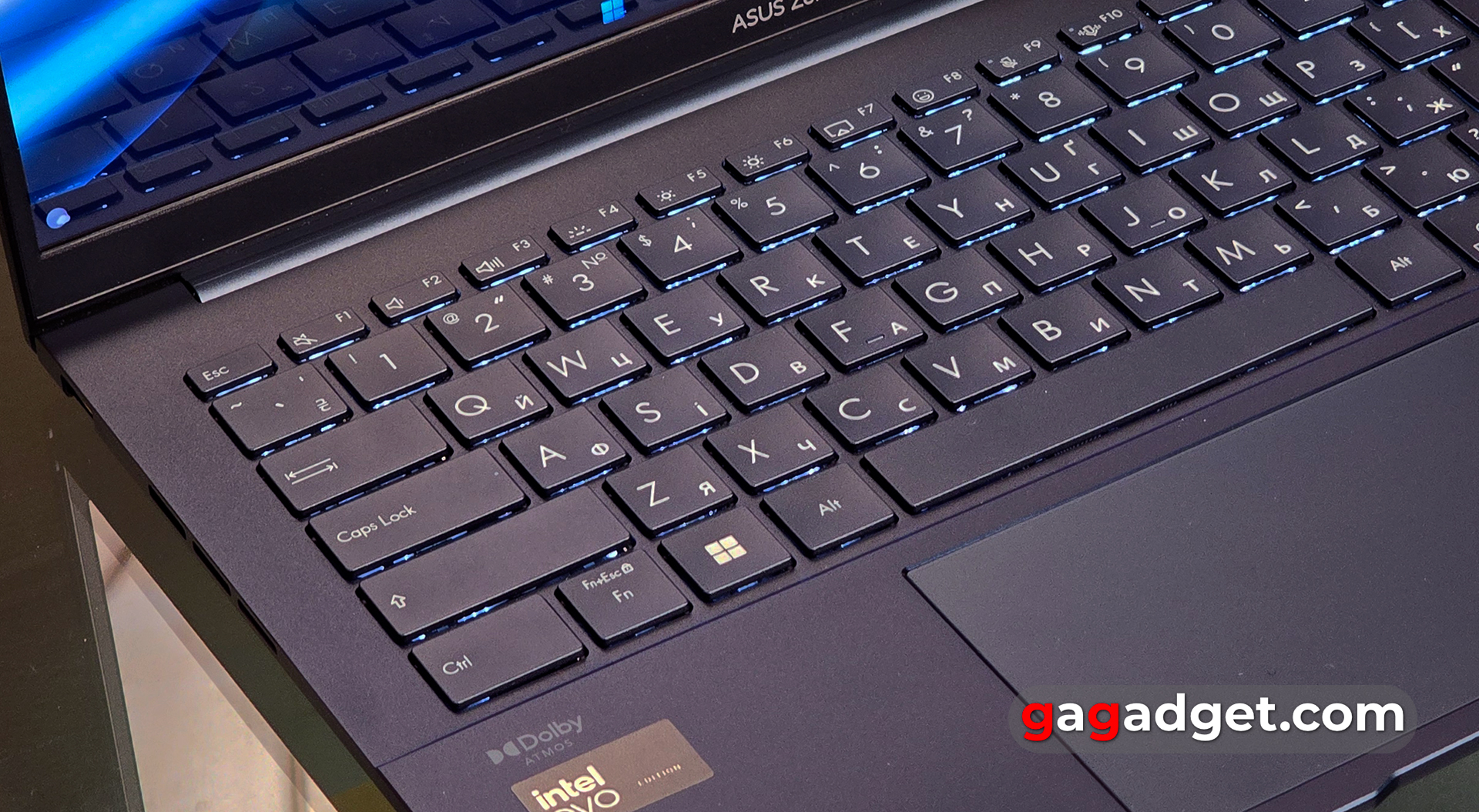 Огляд ASUS Zenbook 14 OLED (UX3405) Огляд ASUS Zenbook 14 OLED (UX3405)