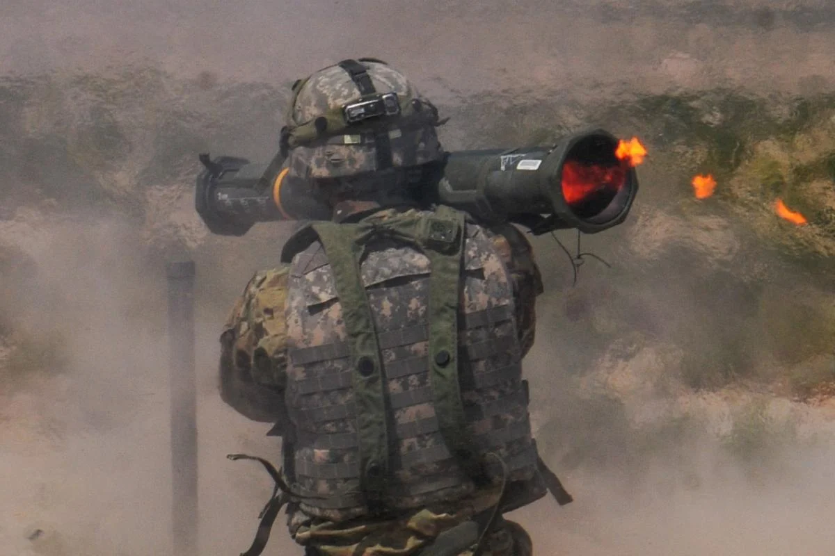 Un soldat américain avec un lance-grenades AT4 Un soldat américain avec un lance-grenades AT4