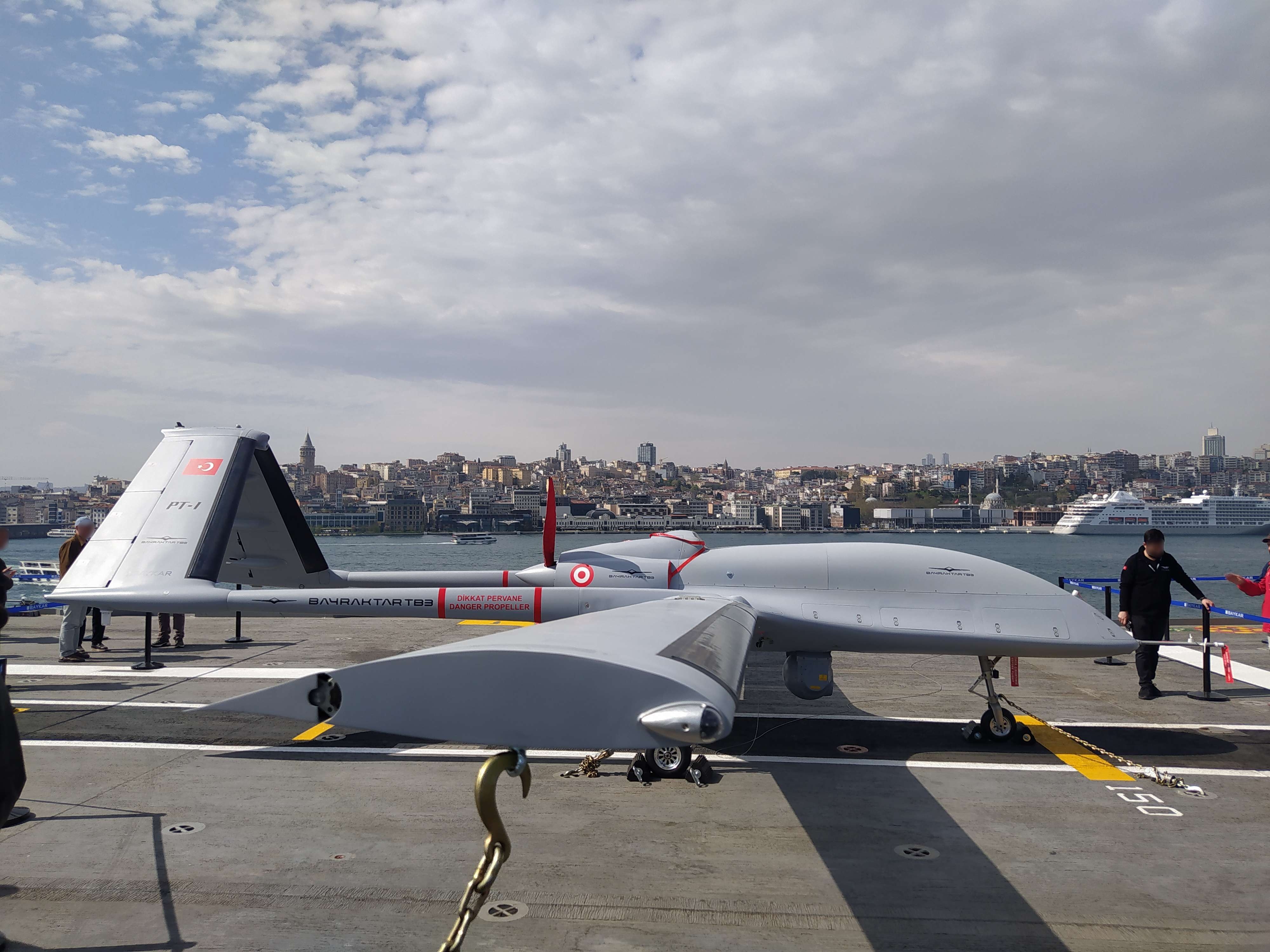 Le drone turc Bayraktar TB3 a effectué son premier vol Le drone turc Bayraktar TB3 a effectué son premier vol