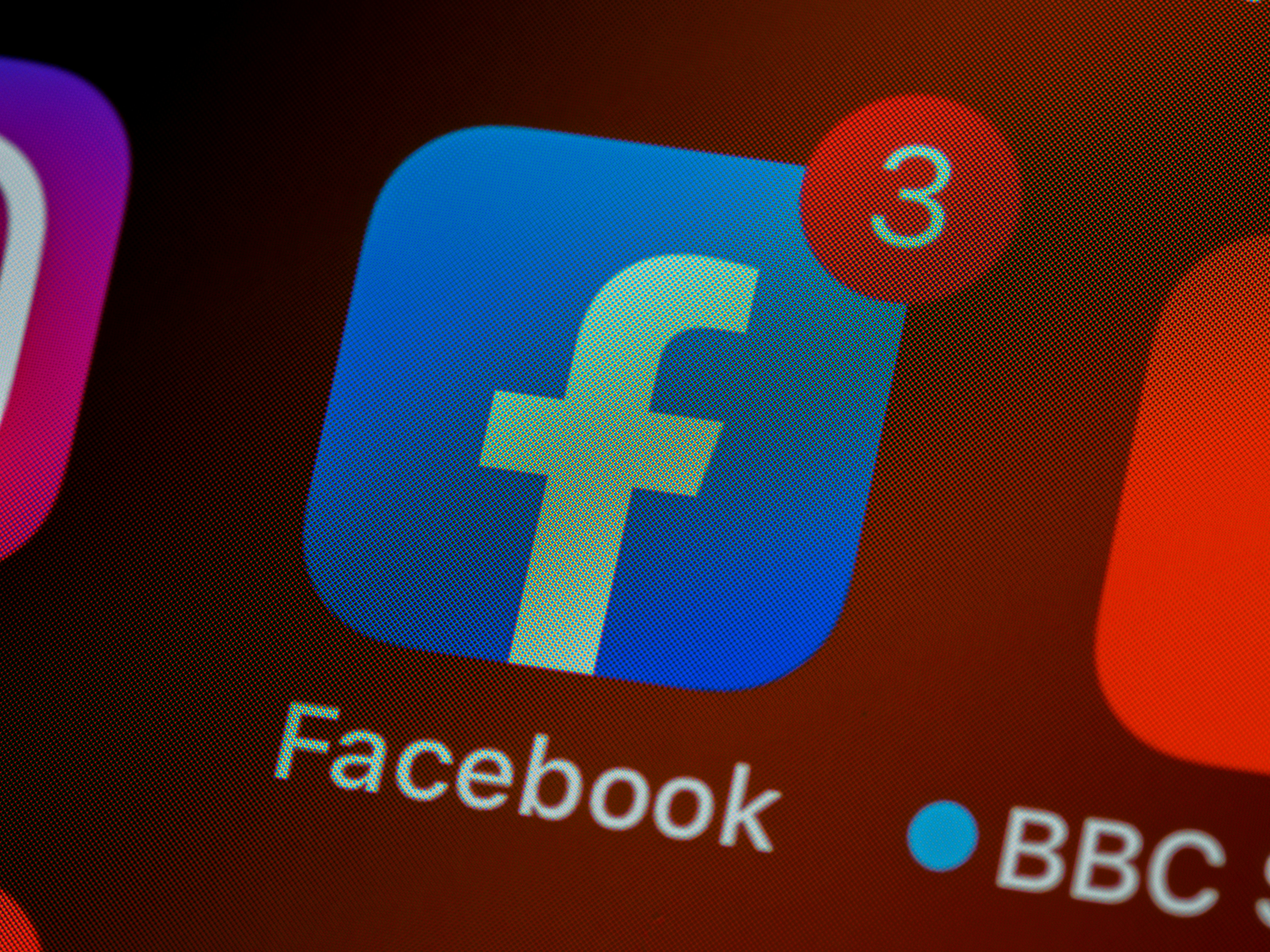 Meta met en œuvre une IA avancée pour améliorer les recommandations de vidéos sur Facebook Meta met en œuvre une IA avancée pour améliorer les recommandations de vidéos sur Facebook