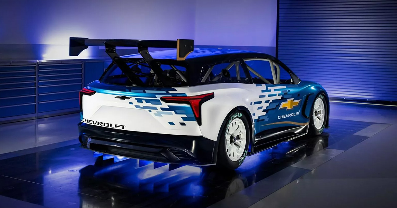 Chevrolet Blazer EV.R NASCAR sur le circuit. Chevrolet Blazer EV.R NASCAR sur le circuit.