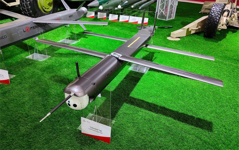 La Chine a présenté son propre homologue Switchblade - le drone-kamikaze Dragon 60B est équipé d'un GPS, de caméras et peut voler pendant deux heures à une altitude de 1 km. La Chine a présenté son propre homologue Switchblade - le drone-kamikaze Dragon 60B est équipé d'un GPS, de caméras et peut voler pendant deux heures à une altitude de 1 km.