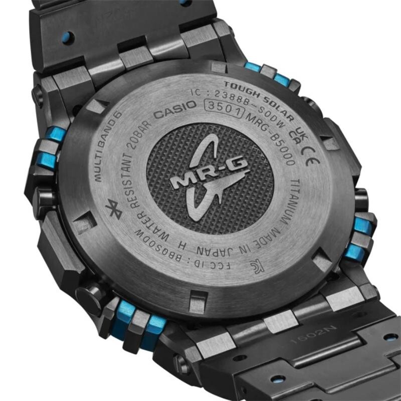 Montre Casio MRG-B5000BA-1JR avec fonctions Bluetooth et Tough Solar