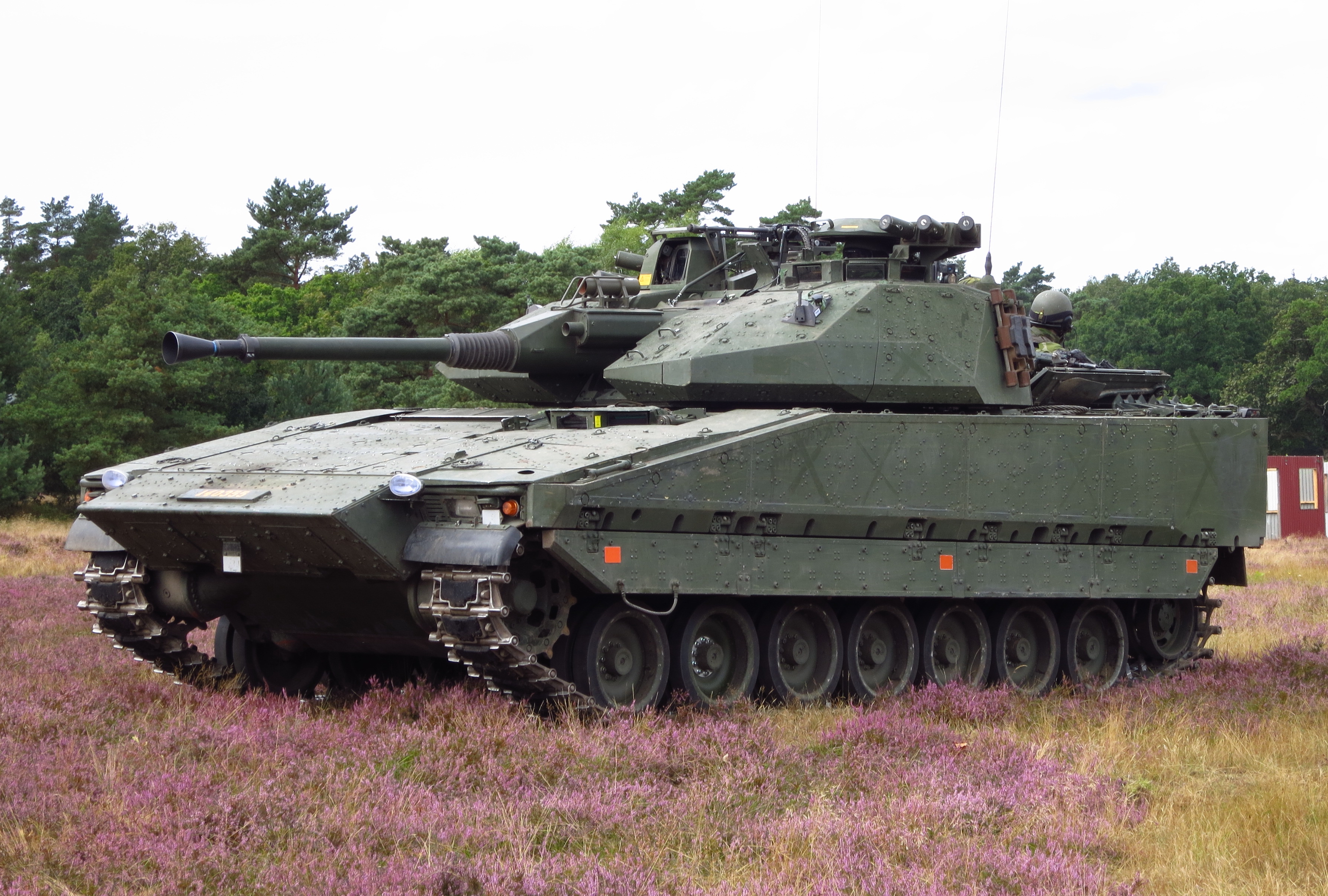 Le Danemark et la Suède vont transférer un lot supplémentaire de véhicules de combat d'infanterie CV90 à l'Ukraine Le Danemark et la Suède vont transférer un lot supplémentaire de véhicules de combat d'infanterie CV90 à l'Ukraine