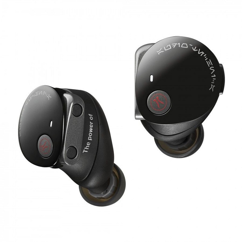 Casque "Dark Vador" de couleur noire. Casque "Dark Vador" de couleur noire.