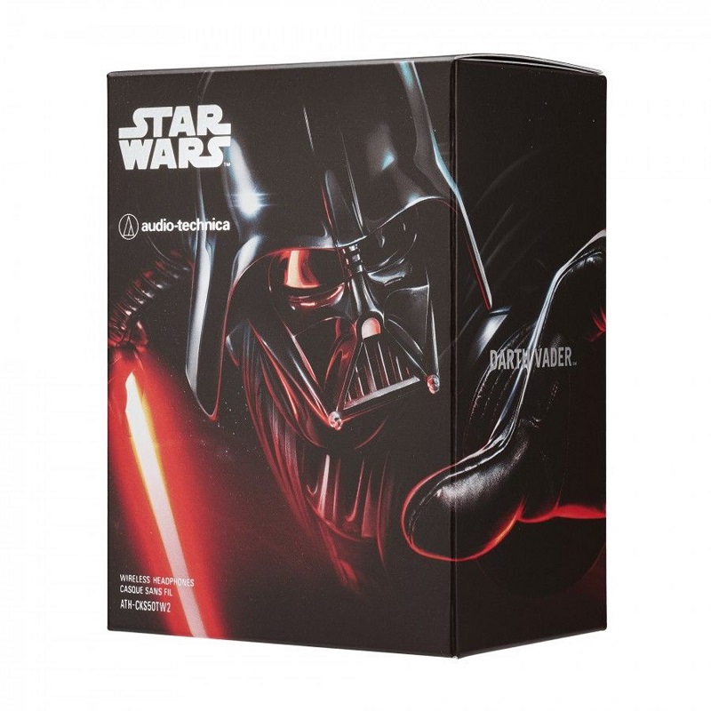 Casque "Dark Vador" de couleur noire. Casque "Dark Vador" de couleur noire.