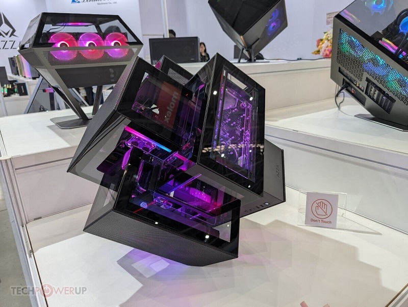 Intérieur du Cube Case par Azza Intérieur du Cube Case par Azza