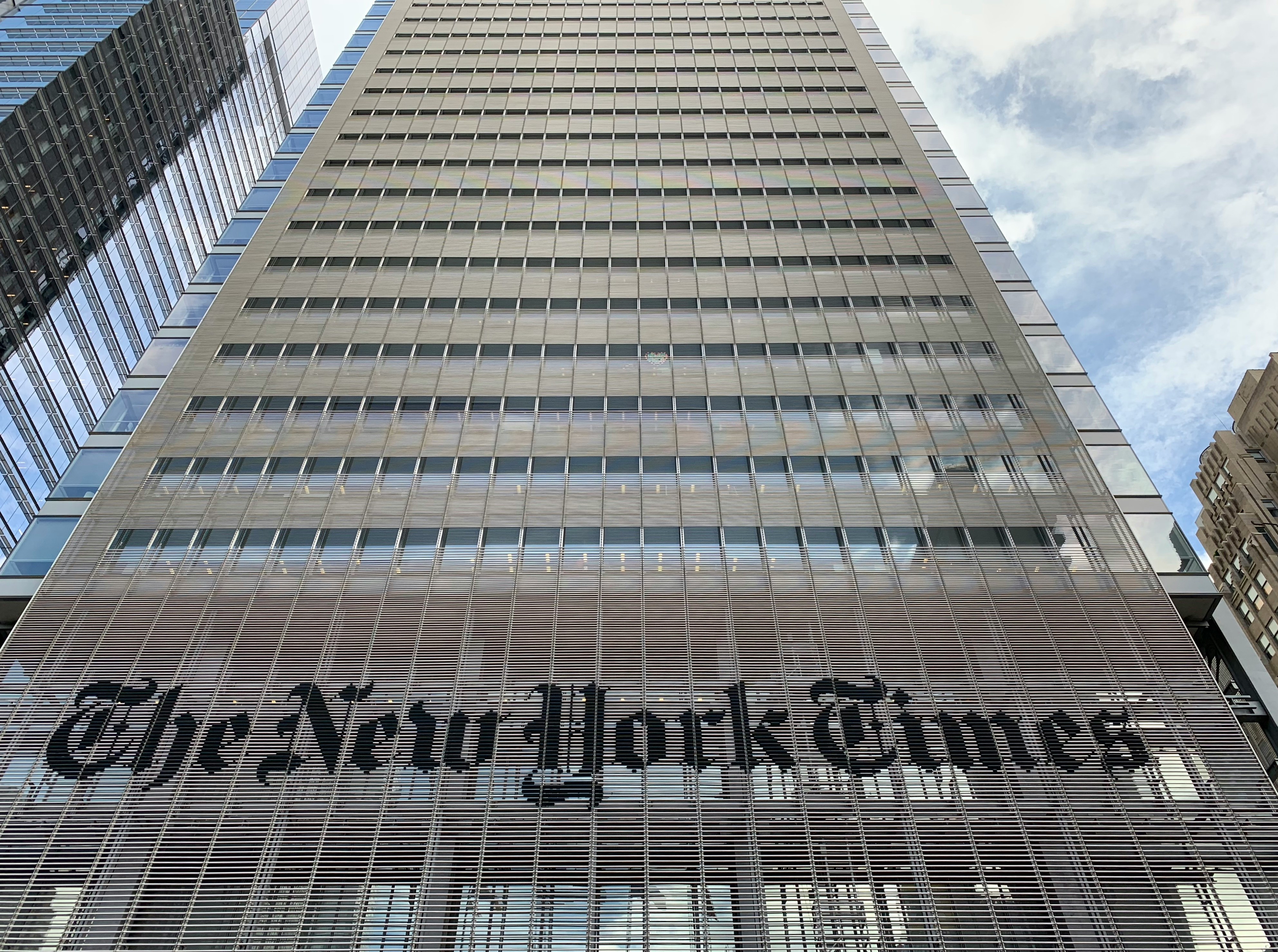 Le New York Times a rejeté les accusations d'OpenAI concernant le "piratage" de ChatGPT. Le New York Times a rejeté les accusations d'OpenAI concernant le "piratage" de ChatGPT.