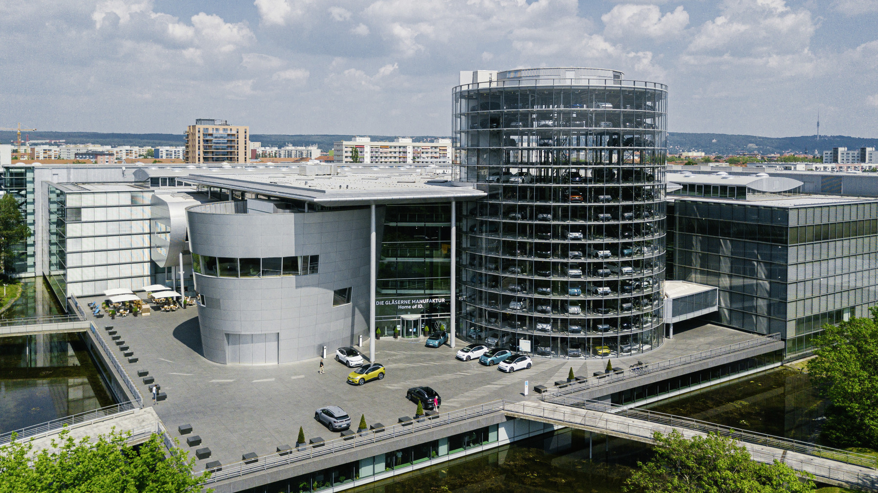 Gläserne Manufaktur Gläserne Manufaktur à Dresde, fabriqué par Volkswagen AG
