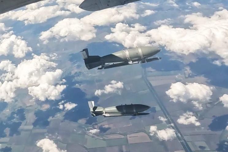 FAB-500 M62 Bombes russes FAB-500 M62 avec modules UMPK