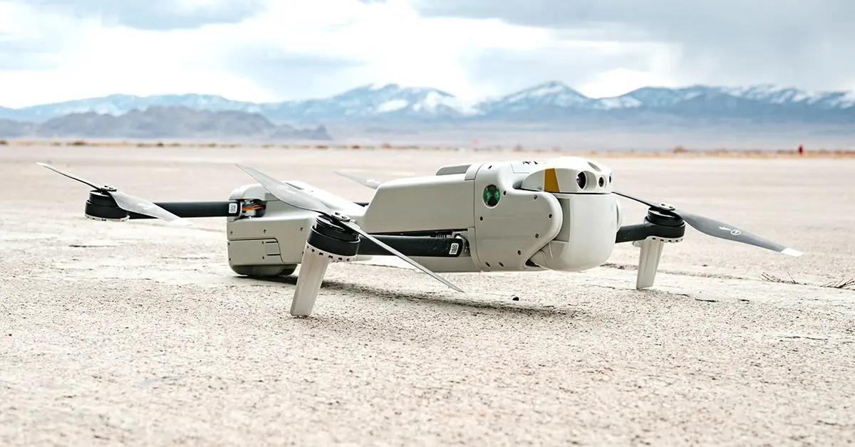 Teledyne FLIR Defence a dévoilé le Rogue 1, un drone de combat de haute technologie équipé d'un système innovant d'évitement des explosions. Teledyne FLIR Defence a dévoilé le Rogue 1, un drone de combat de haute technologie équipé d'un système innovant d'évitement des explosions.