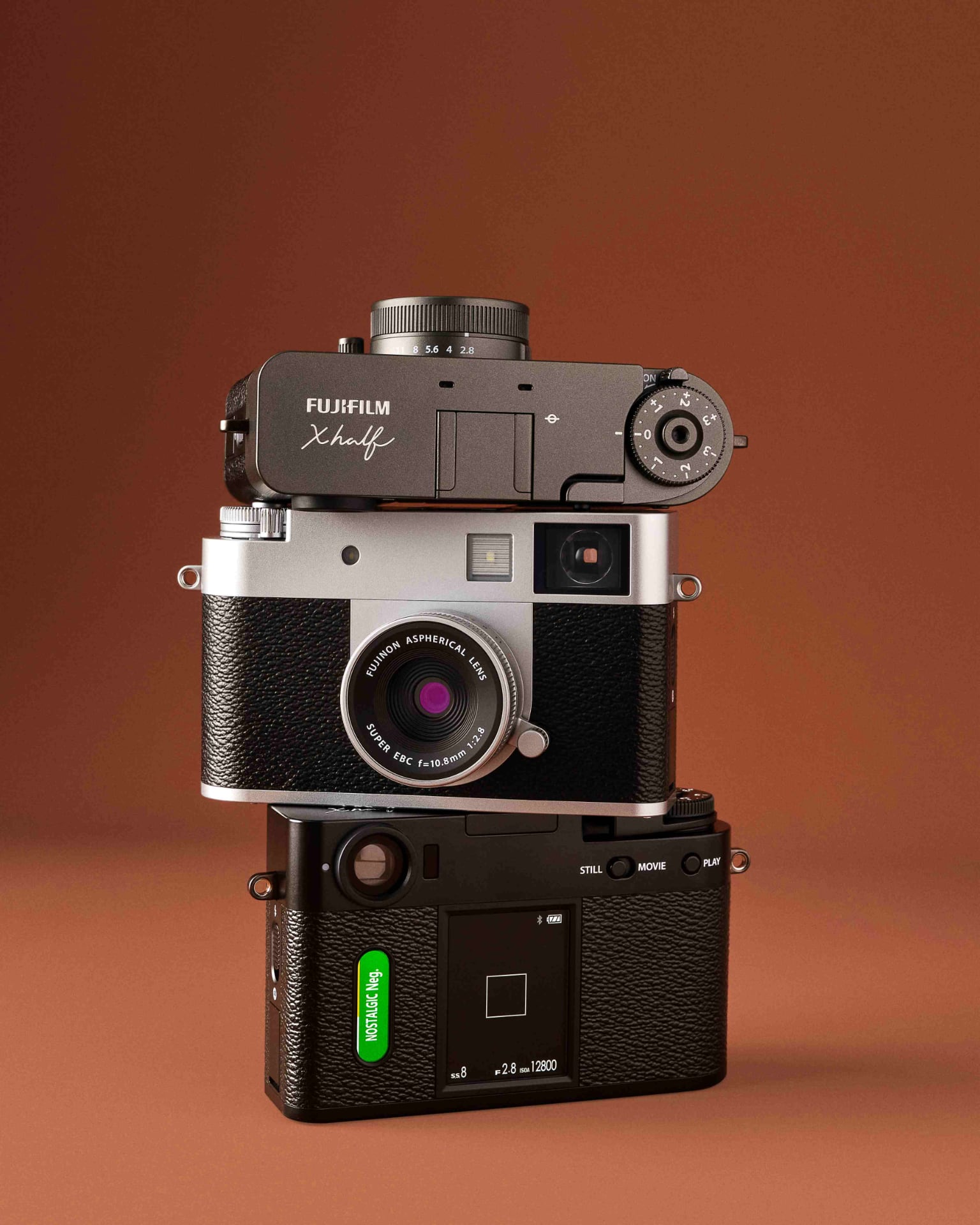 Design de l'appareil photo Fujifilm X half Trois options de design pour l'appareil photo X half. Illustration : Fujifilm