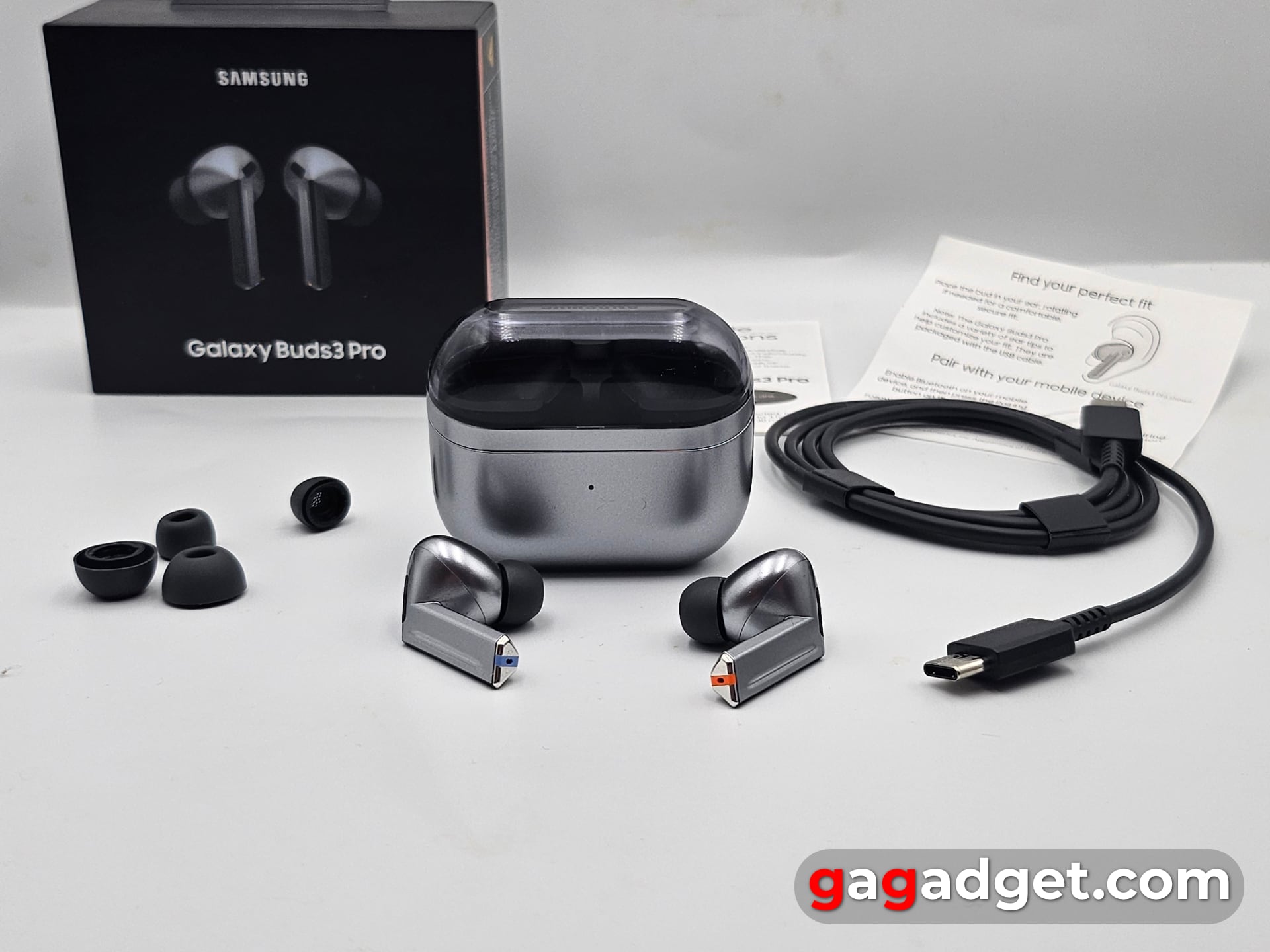 Що в коробці з Buds 3 Pro Комплектація Buds 3 Pro
