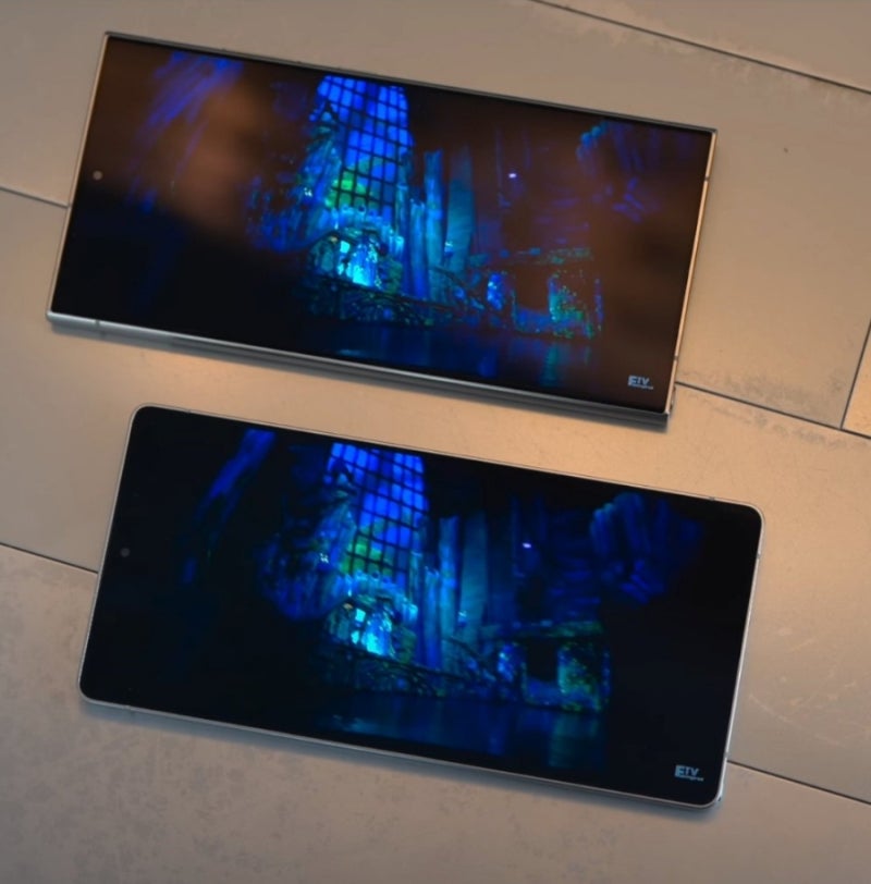 Comparaison des capacités antireflets des smartphones Galaxy S24 Ultra et Galaxy S25 Ultra Comparaison des capacités antireflets des Galaxy S24 Ultra et Galaxy S25 Ultra