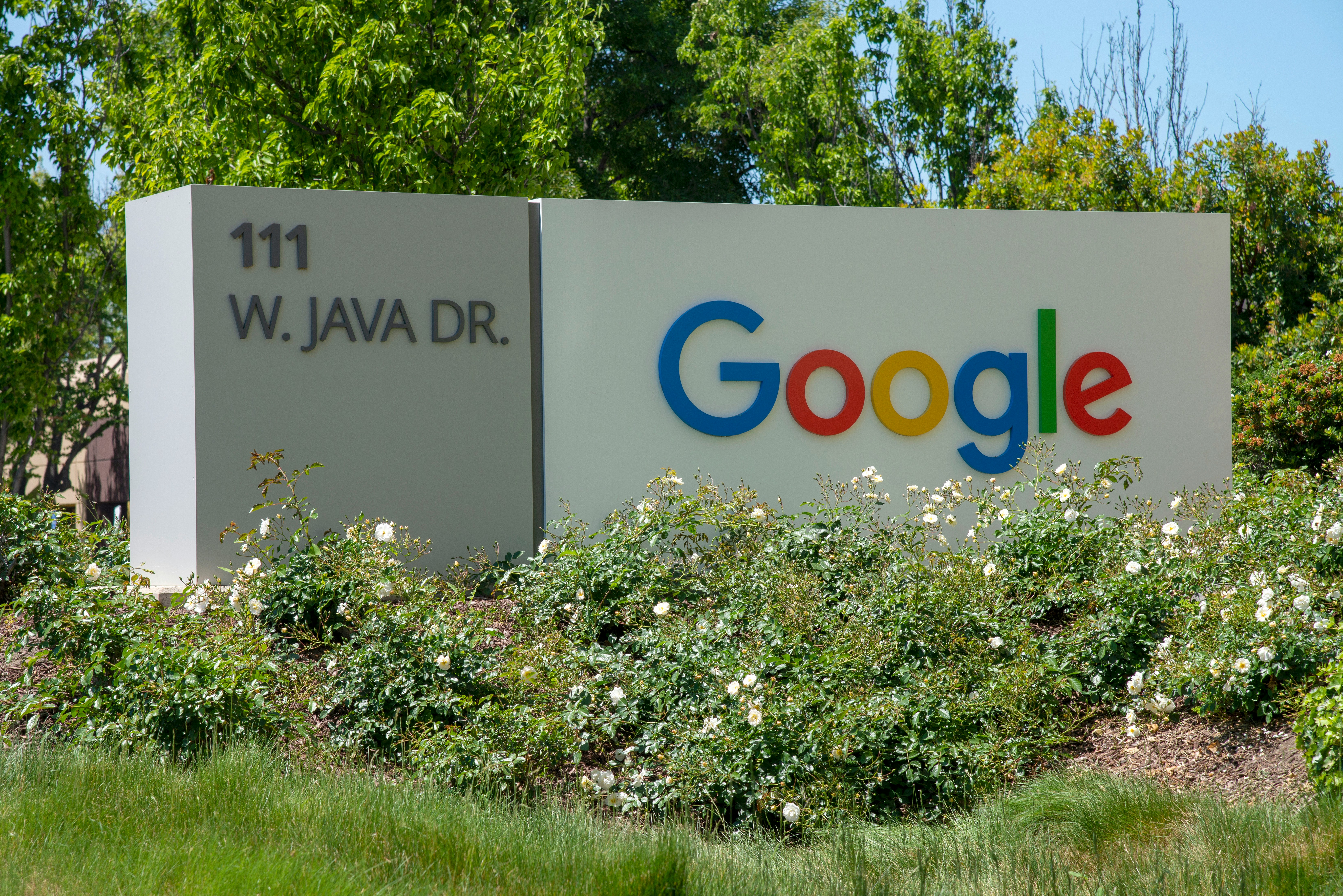 Google a annulé un contrat avec un entrepreneur qui avait aidé à former le chatbot Bard. Google a annulé un contrat avec un entrepreneur qui avait aidé à former le chatbot Bard.