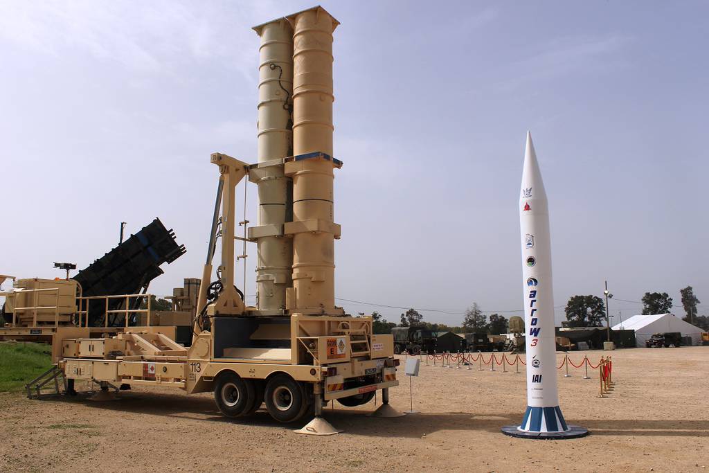 Les États-Unis ont approuvé la vente du système israélien de défense antimissile Arrow-3 à l'Allemagne pour un montant de 3 milliards d'euros. Les États-Unis ont approuvé la vente du système israélien de défense antimissile Arrow-3 à l'Allemagne pour un montant de 3 milliards d'euros.