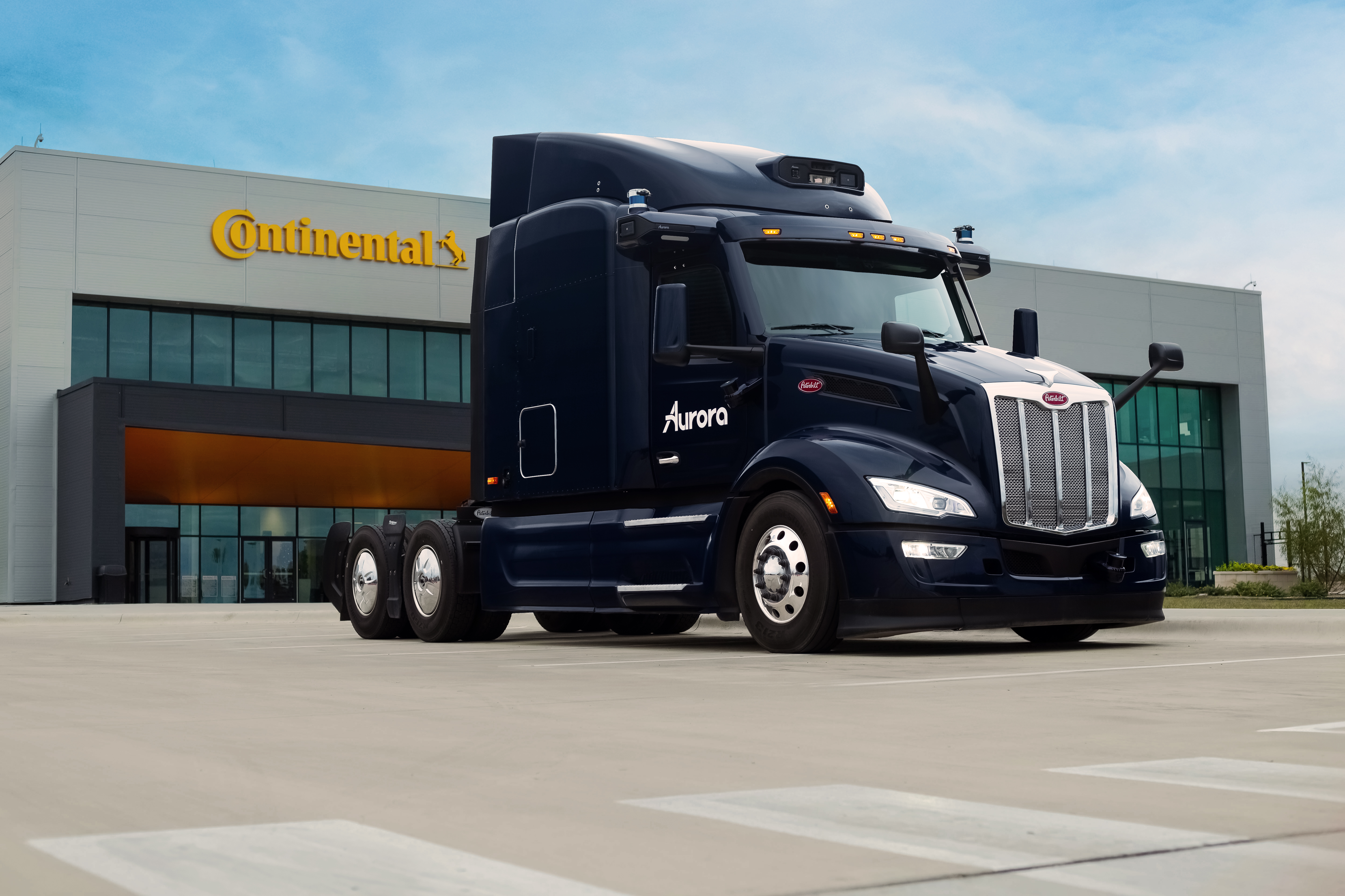 Aurora a finalisé la conception de ses camions robots. La production en série débutera en 2027 Aurora a finalisé la conception de ses camions robots. La production en série débutera en 2027