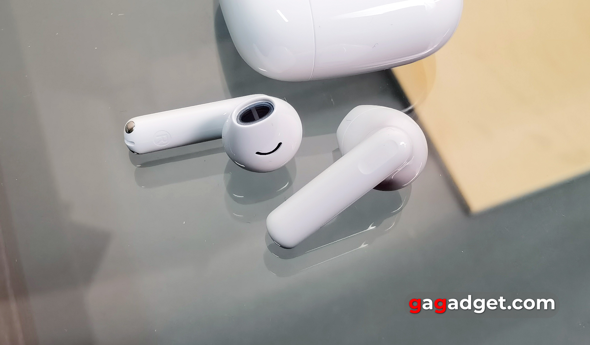Huawei FreeBuds SE 2 зовнішній вигляд Huawei FreeBuds SE 2 зовнішній вигляд