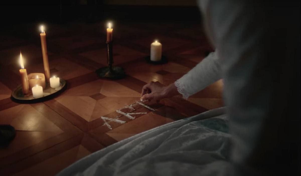 Le studio Bloober Team, pour célébrer son 15e anniversaire, a publié un clip vidéo atmosphérique dédié à Layers of Fear et a annoncé un chapitre supplémentaire gratuit pour le jeu d'horreur esthétique. Le studio Bloober Team, pour célébrer son 15e anniversaire, a publié un clip vidéo atmosphérique dédié à Layers of Fear et a annoncé un chapitre supplémentaire gratuit pour le jeu d'horreur esthétique.