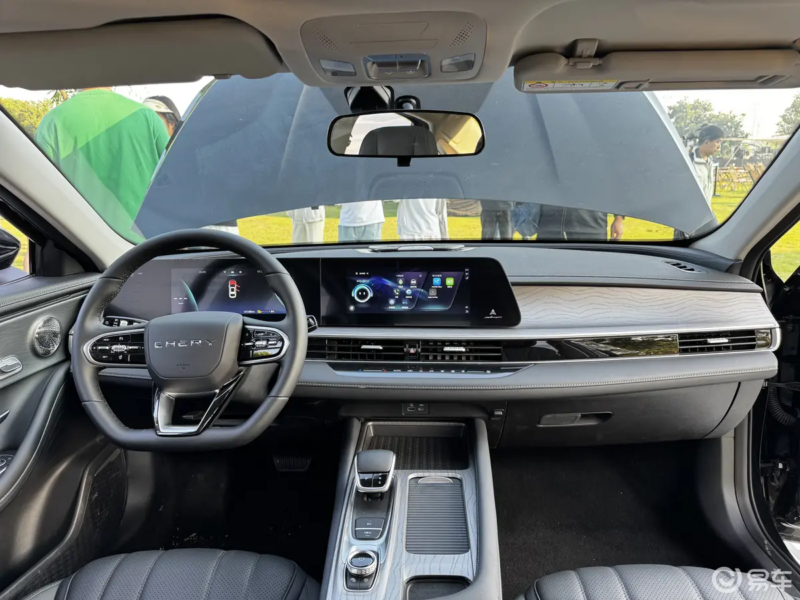 Intérieur de la Chery Fulwin A8 2025 Intérieur de la Chery Fulwin A8 2025