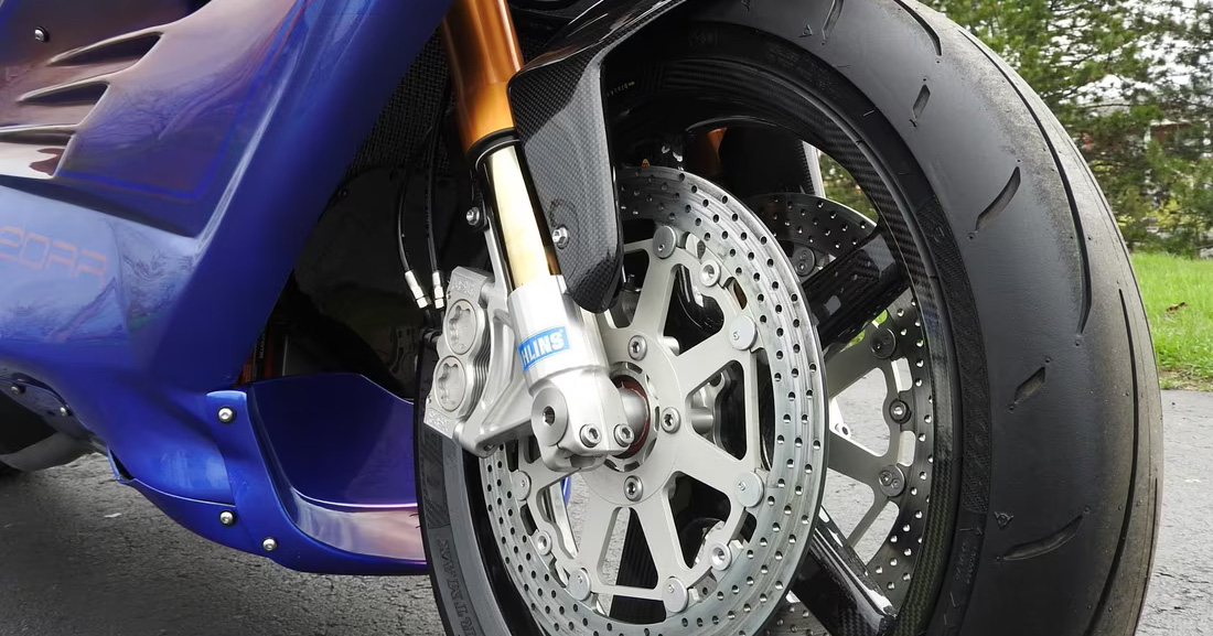 Le design époustouflant de la MTT 420RR Le design époustouflant de la MTT 420RR