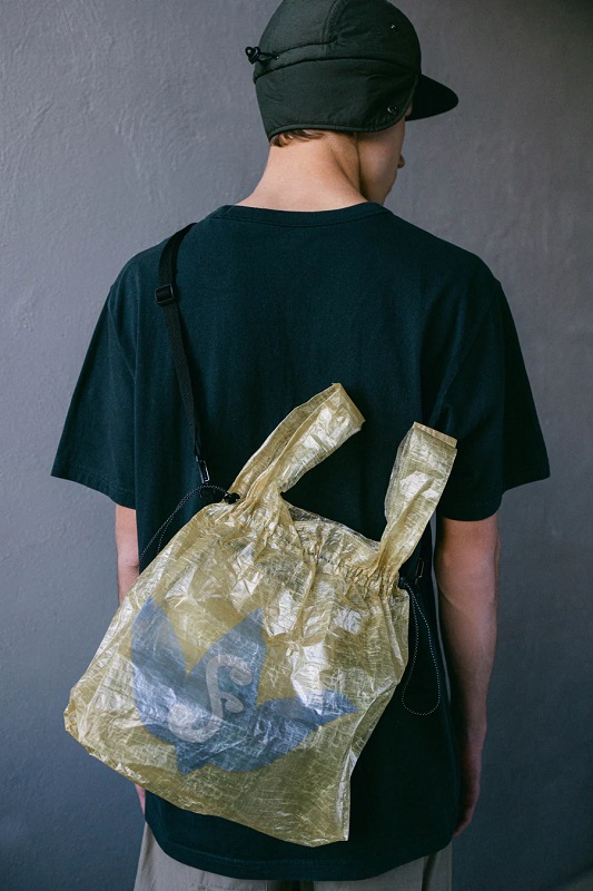 Sac Disco Elysium avec accessoires Sac Disco Elysium avec accessoires
