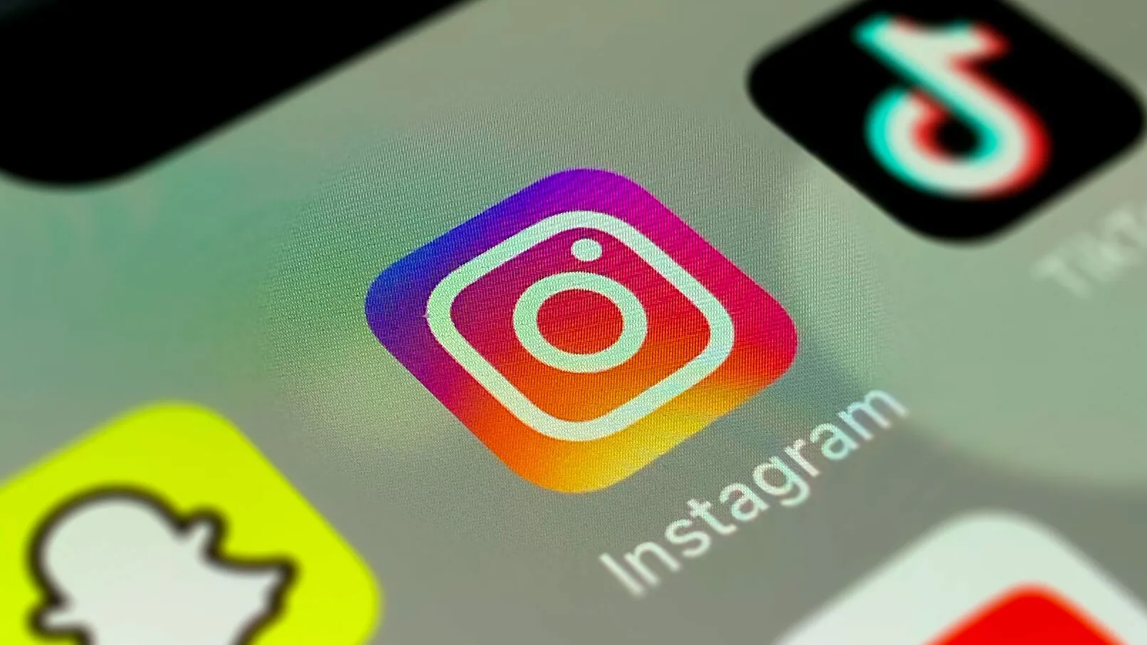 Instagram développe des "amis IA" personnalisables - des chatbots personnalisés pour socialiser. Instagram développe des "amis IA" personnalisables - des chatbots personnalisés pour socialiser.