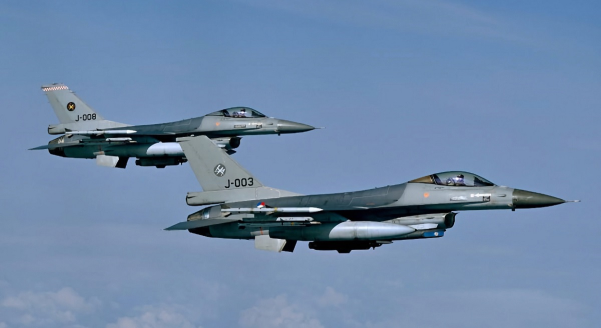 Les Pays-Bas remettent à l'Ukraine un premier lot de chasseurs F-16 Fighting Falcon Les Pays-Bas remettent à l'Ukraine un premier lot de chasseurs F-16 Fighting Falcon