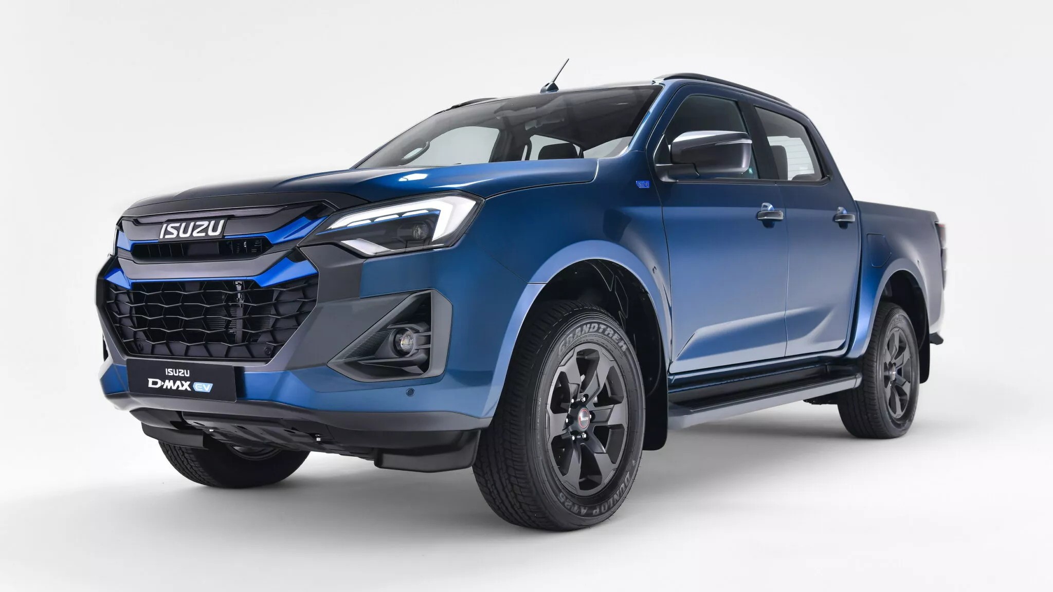 Image du Isuzu D-Max EV en Norwegian Blue avec des accents noirs Image du Isuzu D-Max EV en Norwegian Blue avec des accents noirs