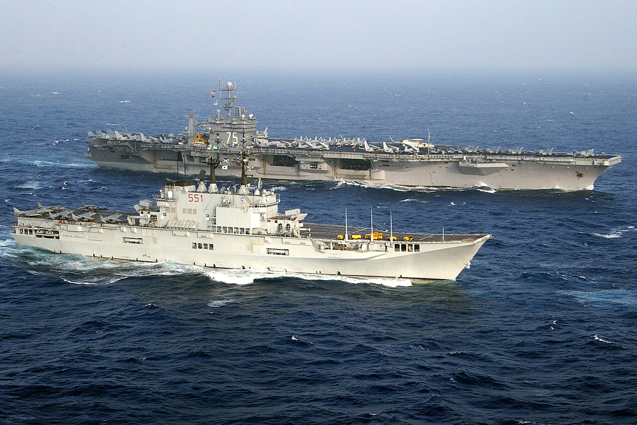 Giuseppe Garibaldi et le porte-avions USS Harry S. Truman. Illustration : US NAVY Les porte-avions ITS Giuseppe Garibaldi et USS Harry S. Truman