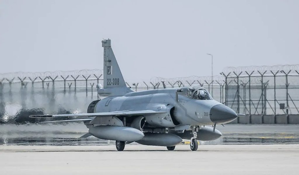 L'avion de chasse JF-17 Un avion de chasse JF-17. Illustration : Armée de l'air pakistanaise