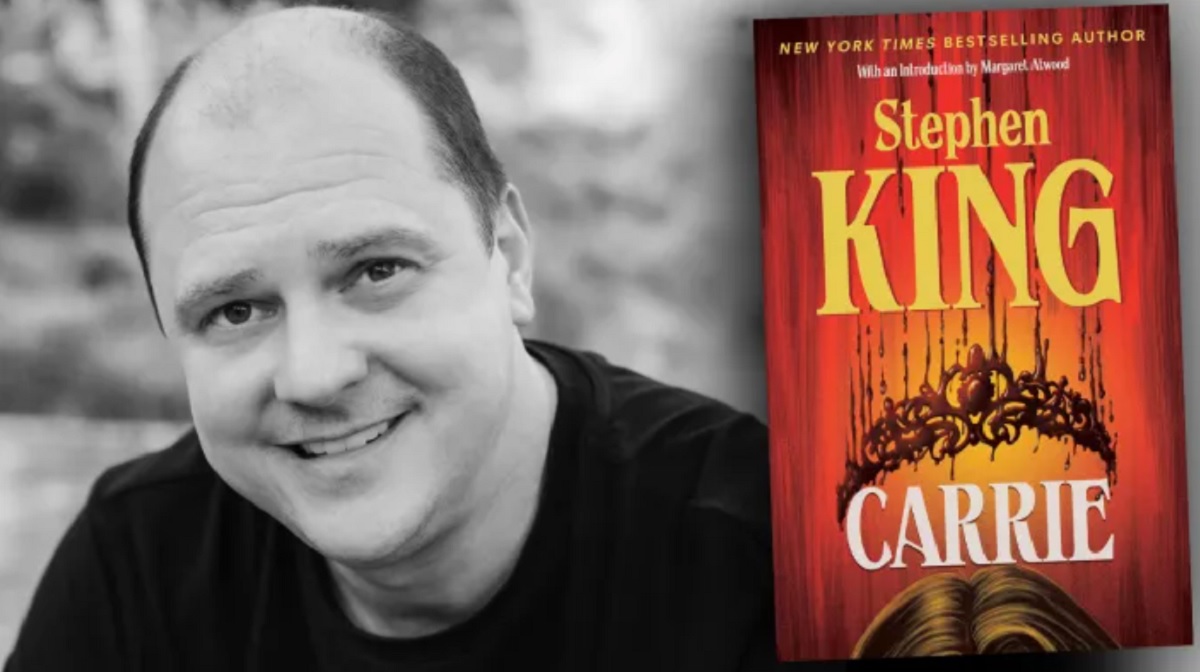 Médias : une nouvelle adaptation cinématographique du roman culte de Stephen King "Carrie" est en cours de production et le réalisateur Mike Flanagan y travaille. Médias : une nouvelle adaptation cinématographique du roman culte de Stephen King "Carrie" est en cours de production et le réalisateur Mike Flanagan y travaille.