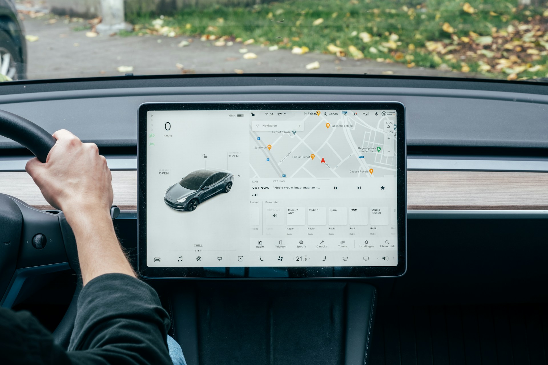Tesla a baissé le prix du pack Full Self-Driving, contrairement à ce qu'avait déclaré Musk. Tesla a baissé le prix du pack Full Self-Driving, contrairement à ce qu'avait déclaré Musk.